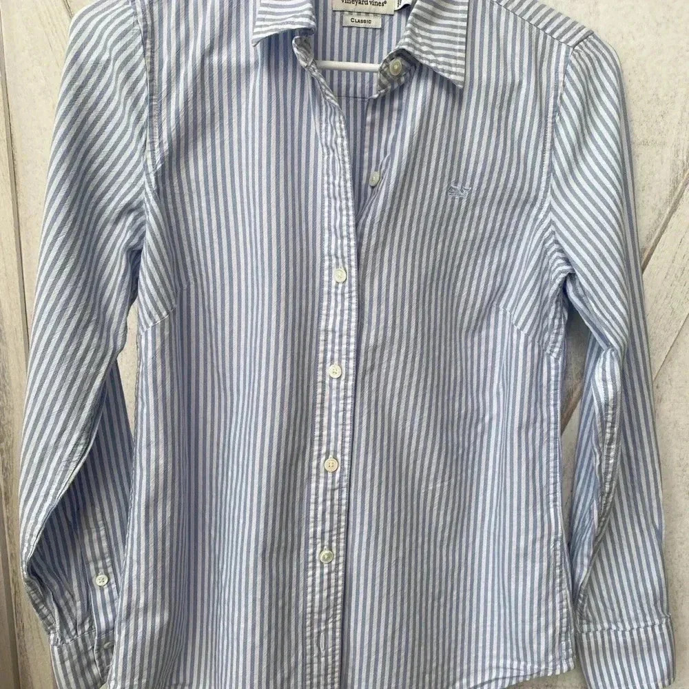 Vineyard Vines Stripe Button Down Shirt Women’s 0 Blue And White Preppy Academia